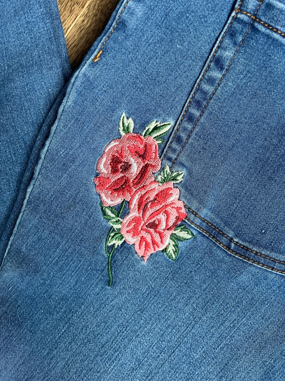 The Pioneer Woman Embroidered Pull-on Bootcut Jeans - Size L - Picture 5 of 8